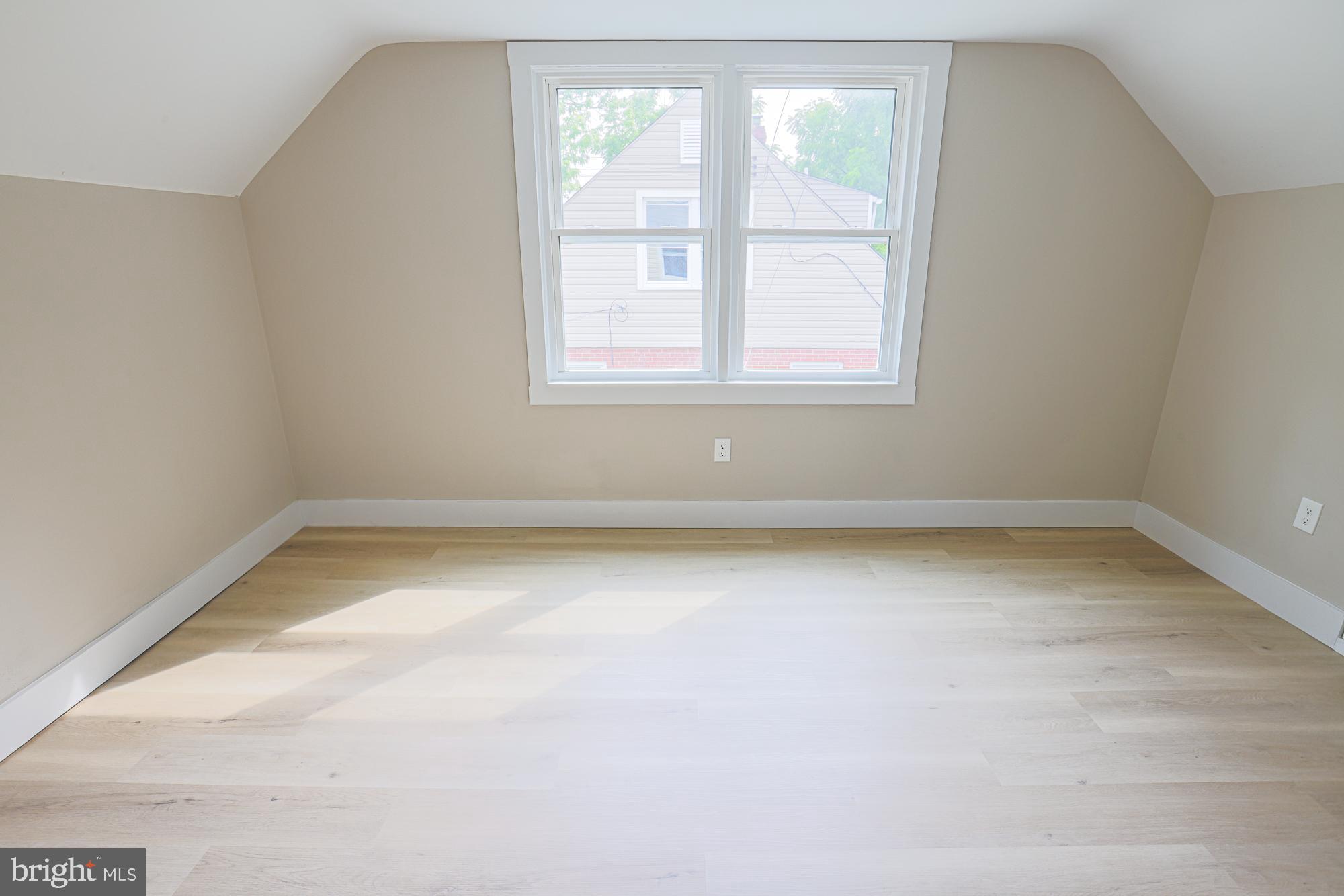 WINDSOR  MILL - Residential