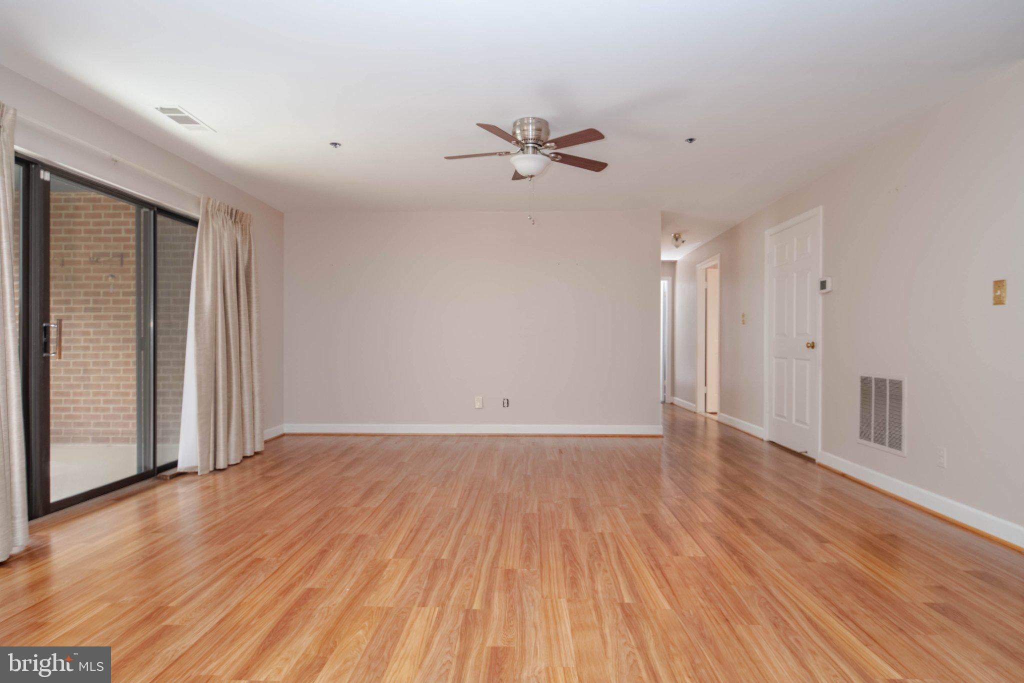 2 SOUTHERLY COURT 406