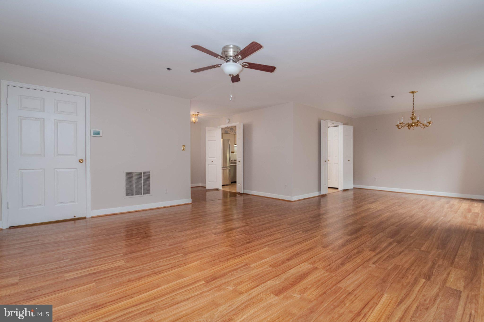 2 SOUTHERLY COURT 406