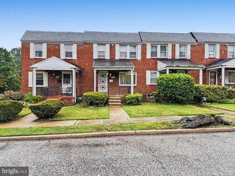 Townhouse For Sale - 225 N Edgewood Street<br/> BALTIMORE, MD 21229