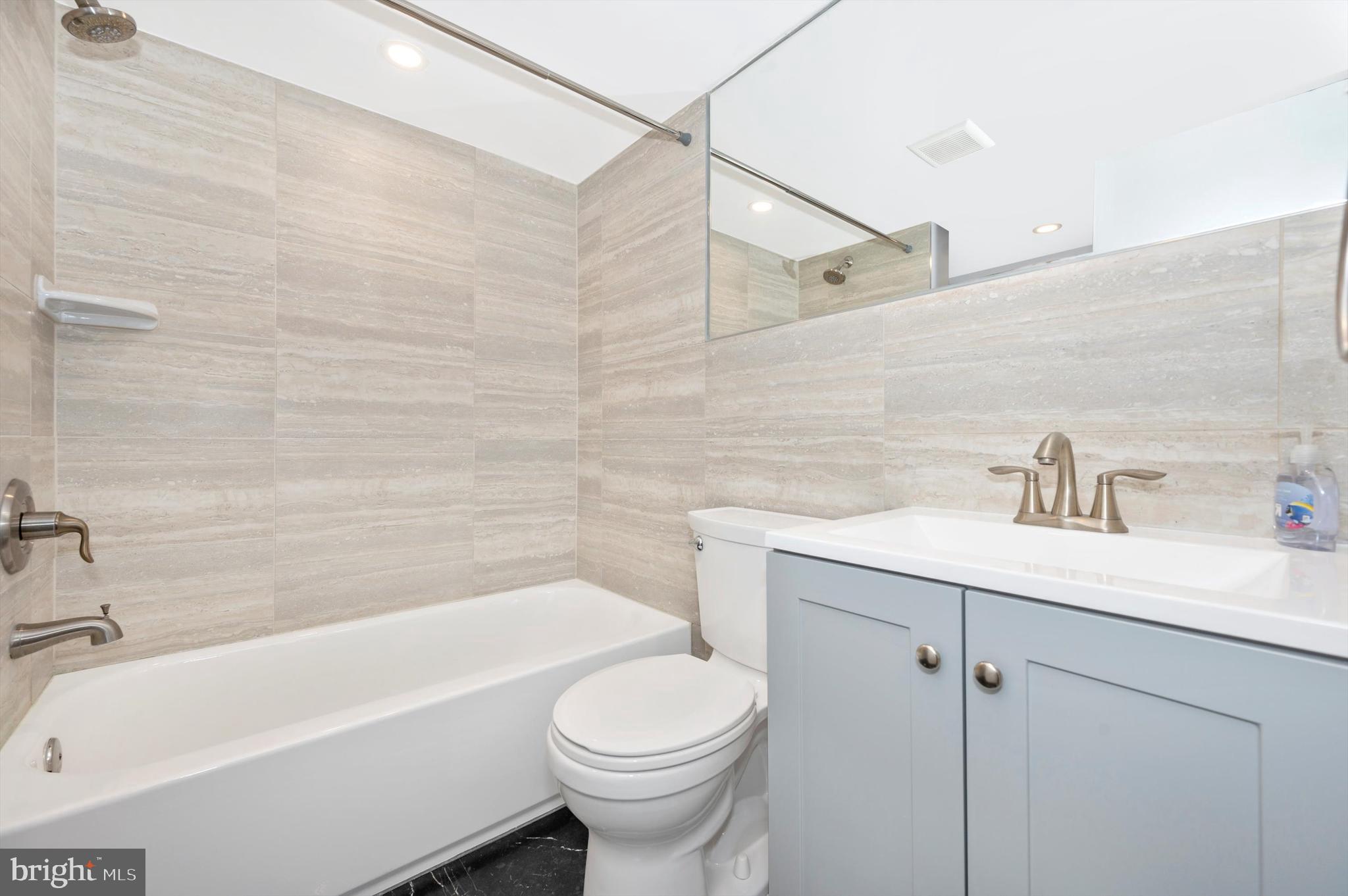 AMERICANA CENTRE - Residential