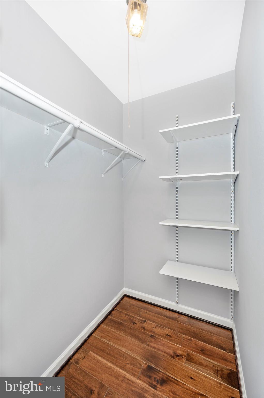 AMERICANA CENTRE - Residential