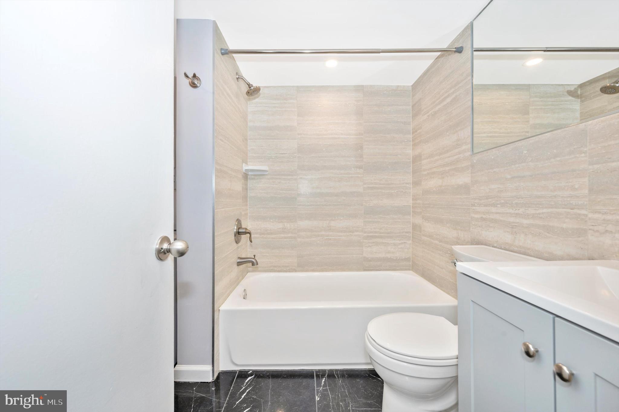 AMERICANA CENTRE - Residential