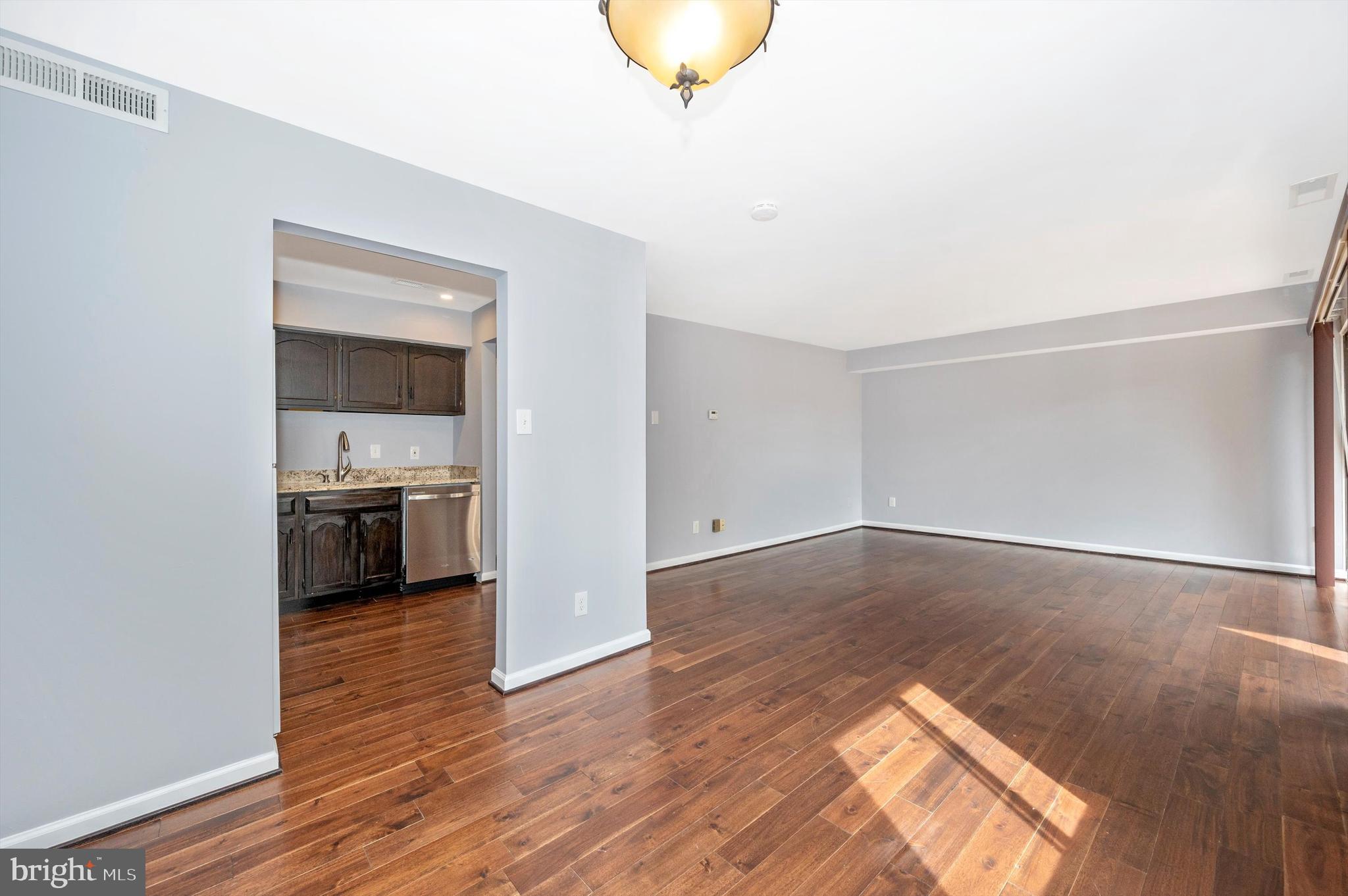 AMERICANA CENTRE - Residential