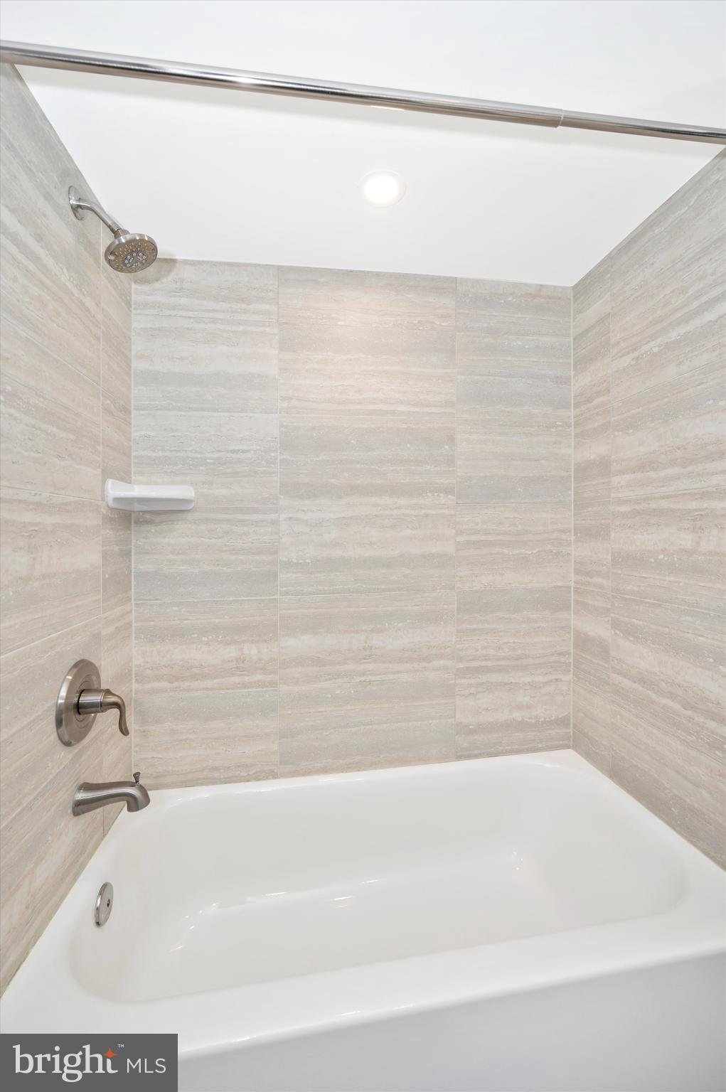 AMERICANA CENTRE - Residential