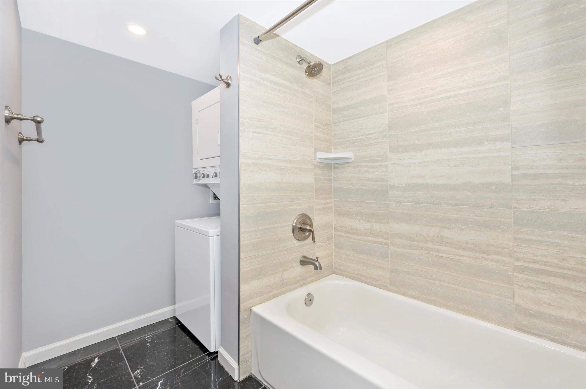 AMERICANA CENTRE - Residential