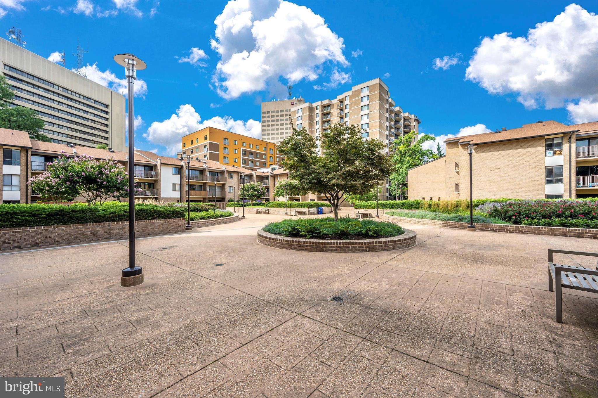 AMERICANA CENTRE - Residential