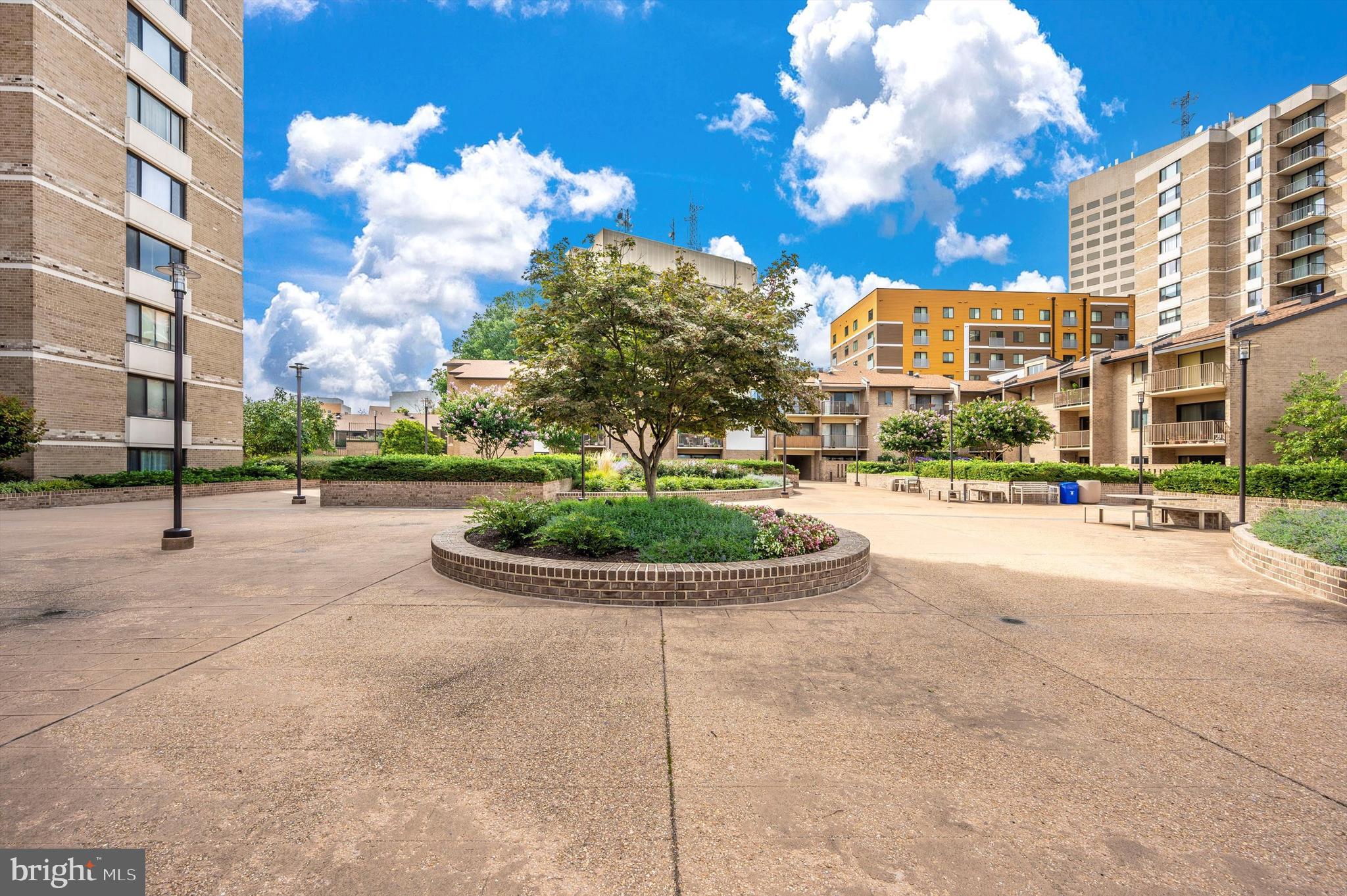 AMERICANA CENTRE - Residential