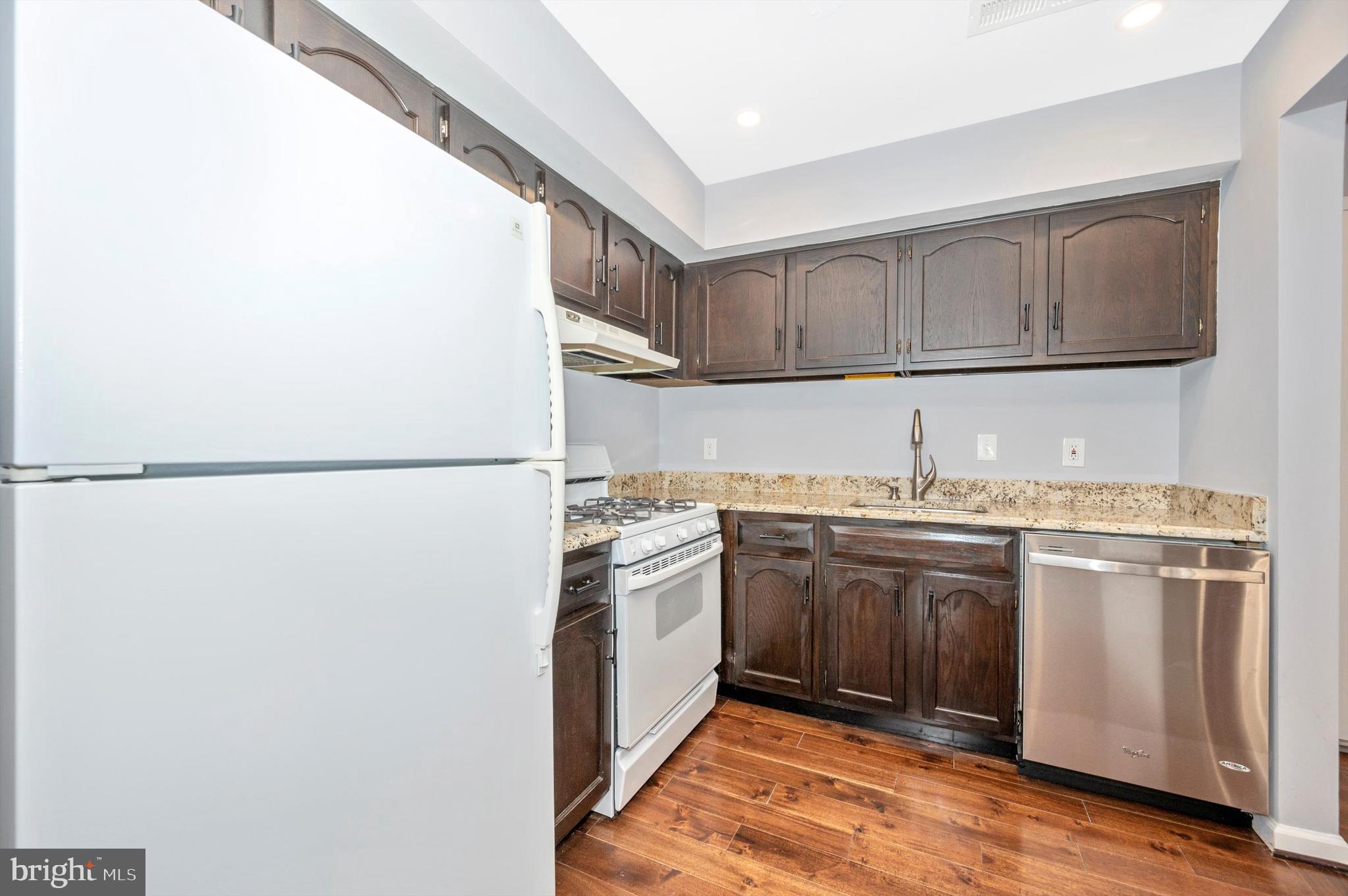 AMERICANA CENTRE - Residential