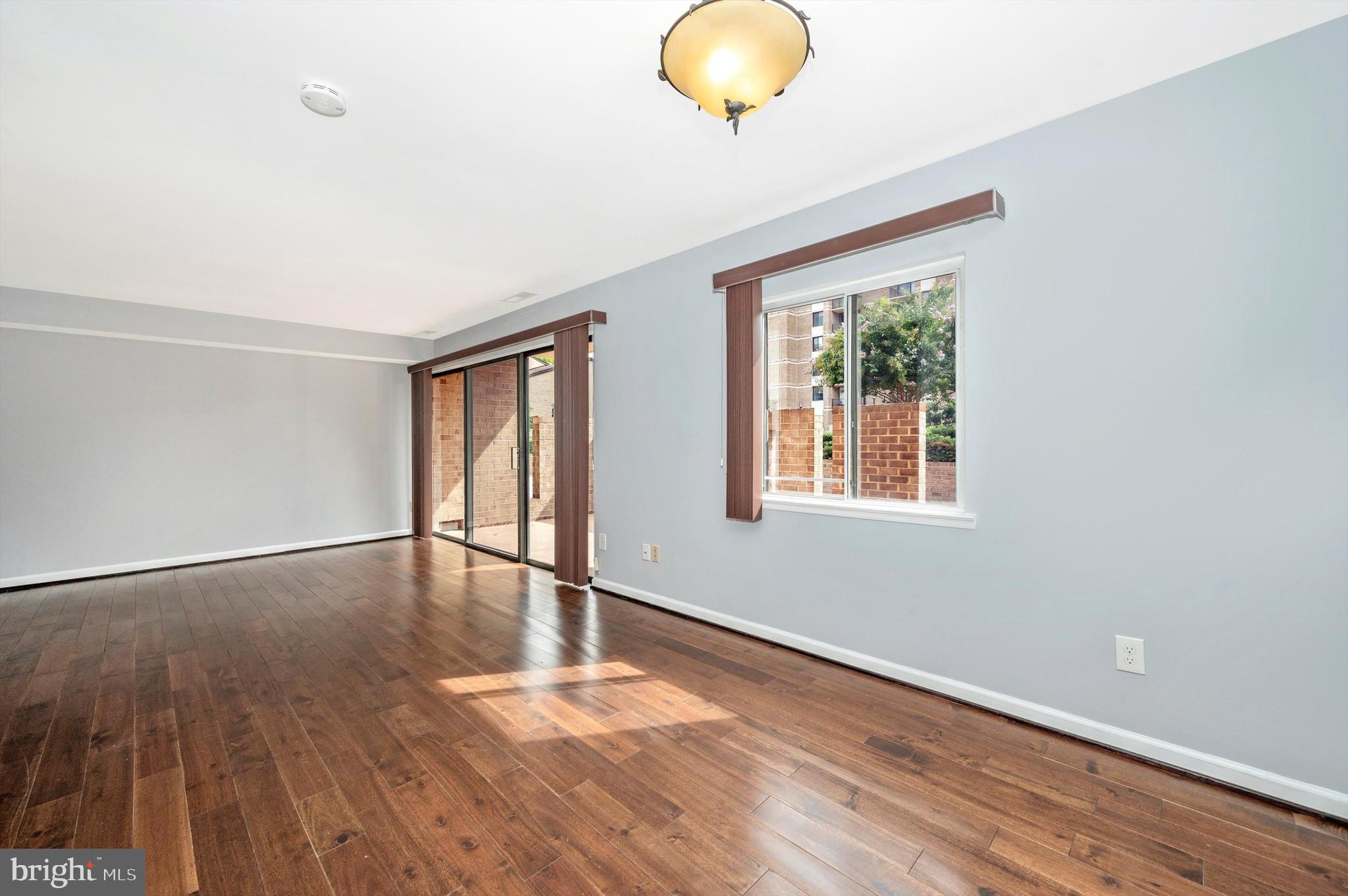 AMERICANA CENTRE - Residential