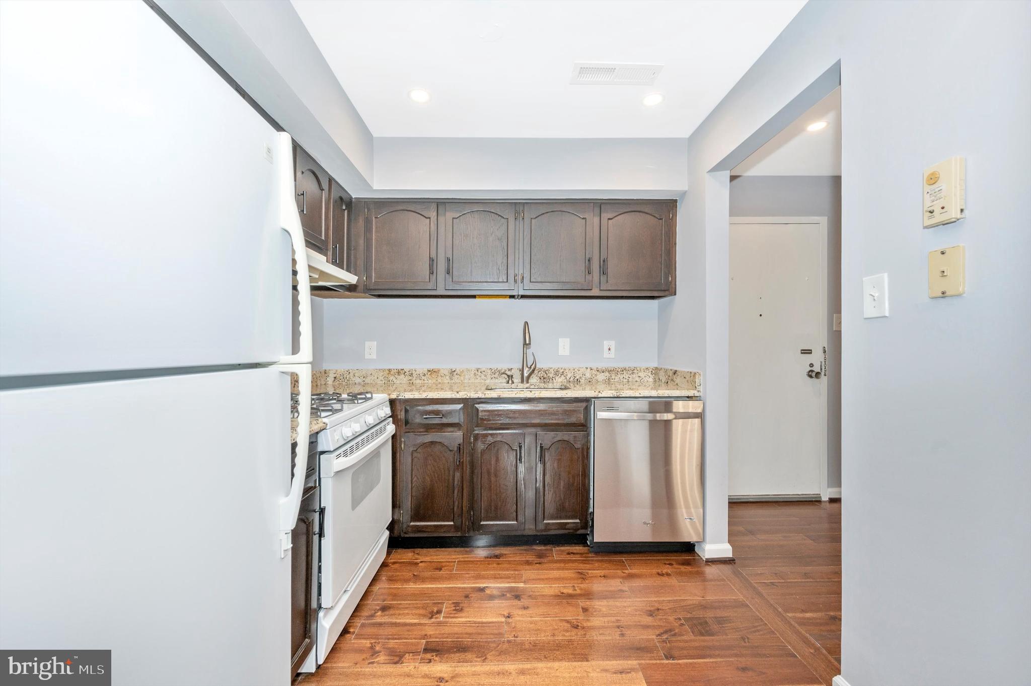 AMERICANA CENTRE - Residential