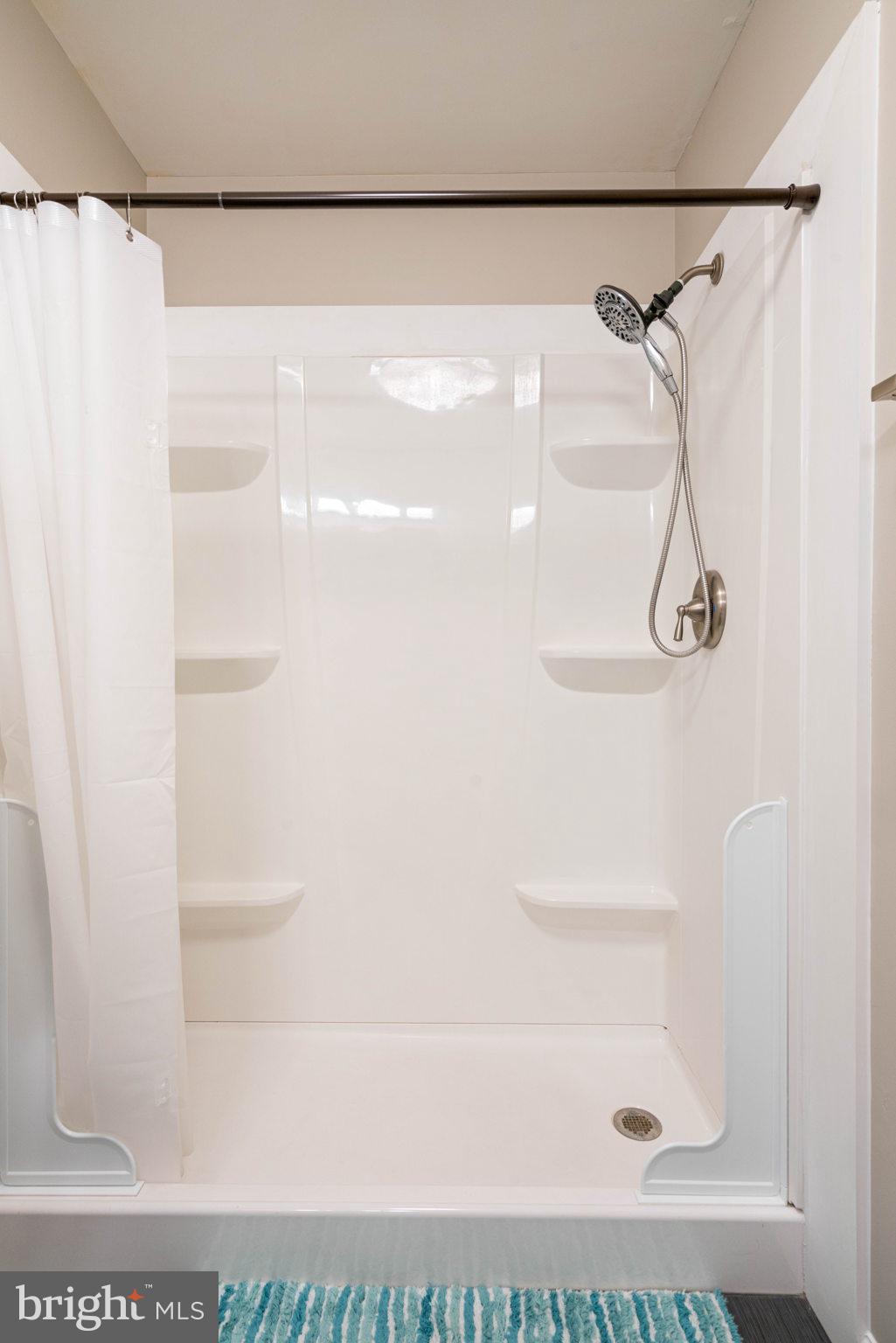 AVON BEND - Residential