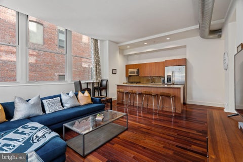 Condo For Sale - 1101 Locust Street #2K<br/> Philadelphia County, PHILADELPHIA, PA 19107