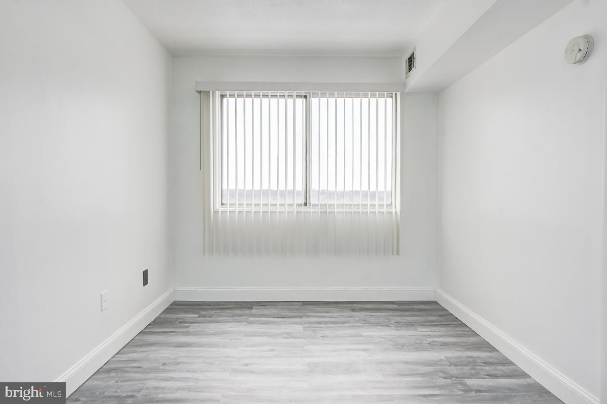 PRESIDENTIAL TOWERS - Residential