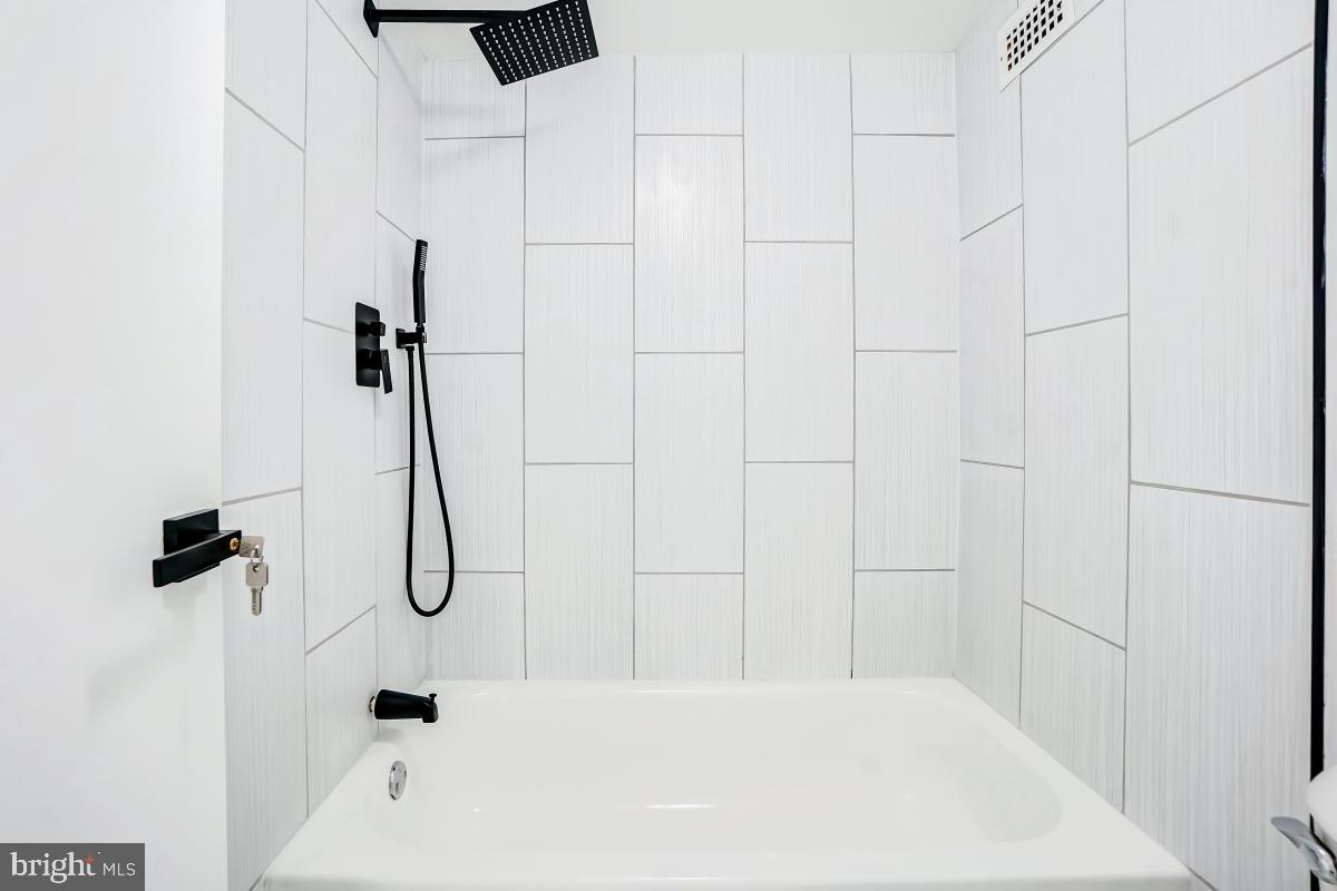 PRESIDENTIAL TOWERS - Residential