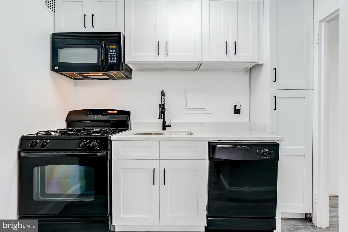 PRESIDENTIAL TOWERS - Residential