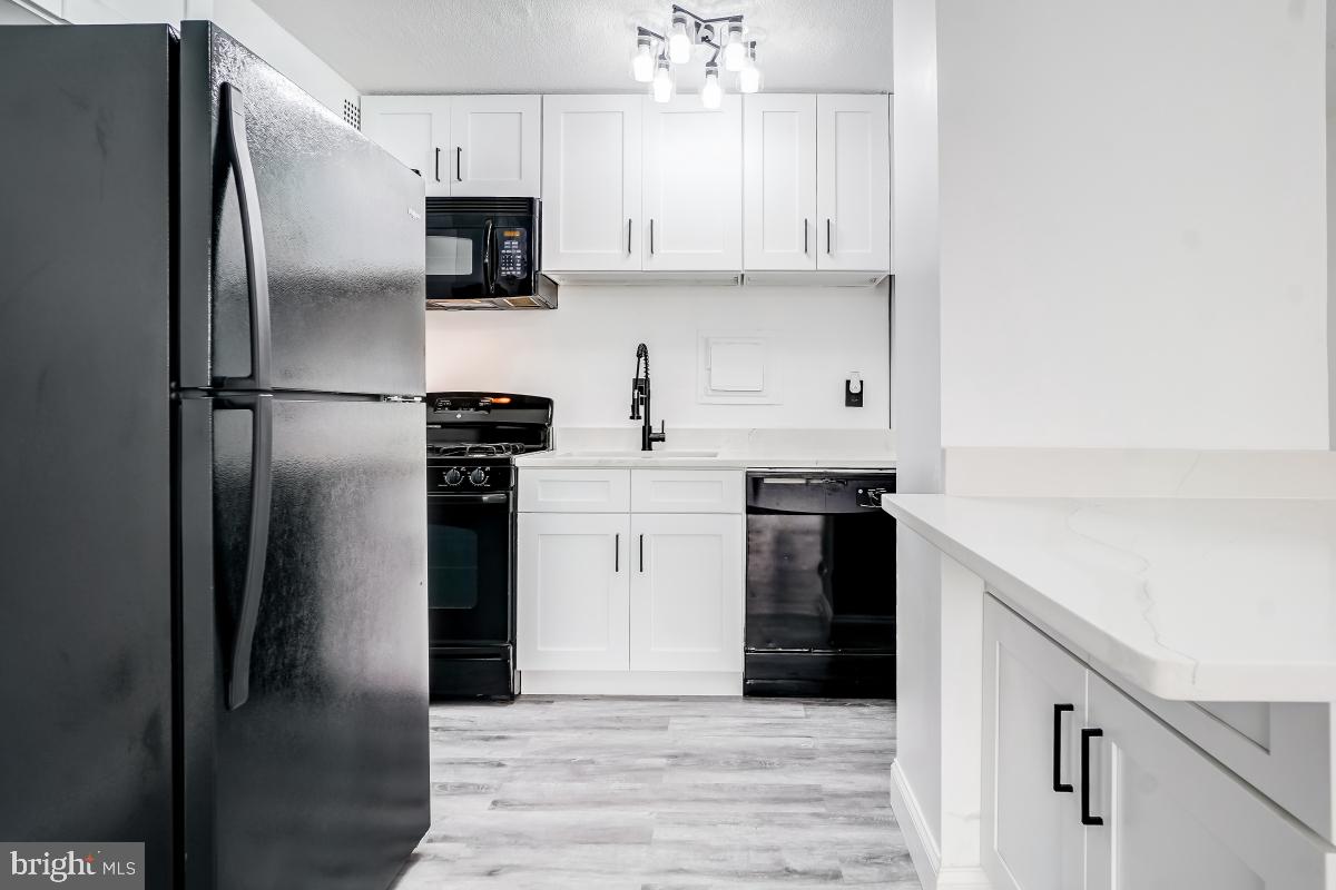 PRESIDENTIAL TOWERS - Residential