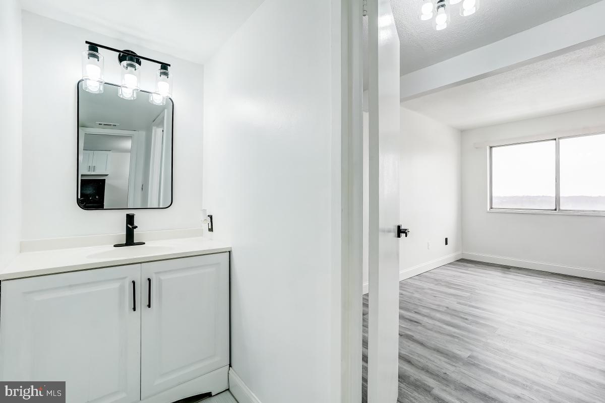 PRESIDENTIAL TOWERS - Residential