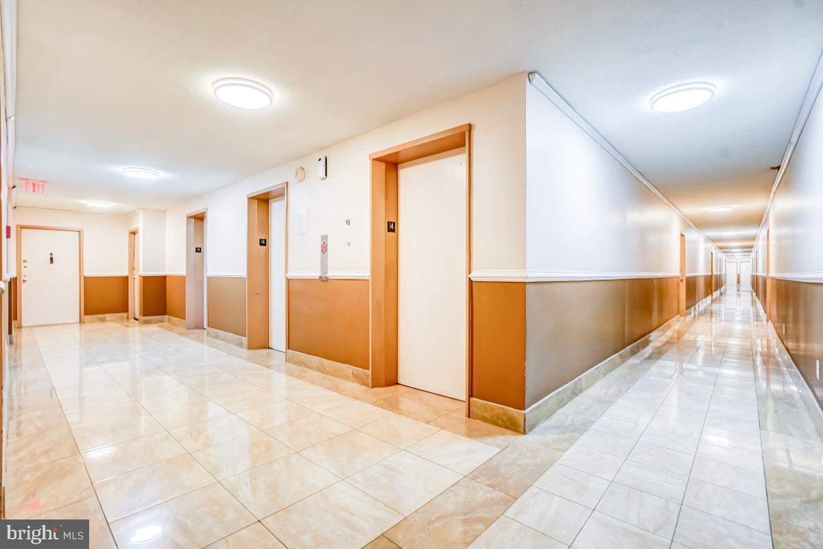 PRESIDENTIAL TOWERS - Residential