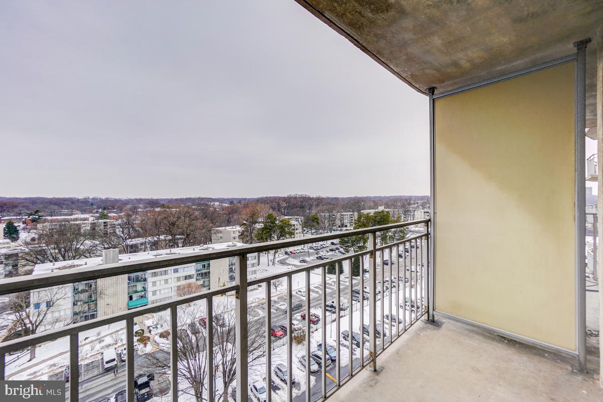 PRESIDENTIAL TOWERS - Residential