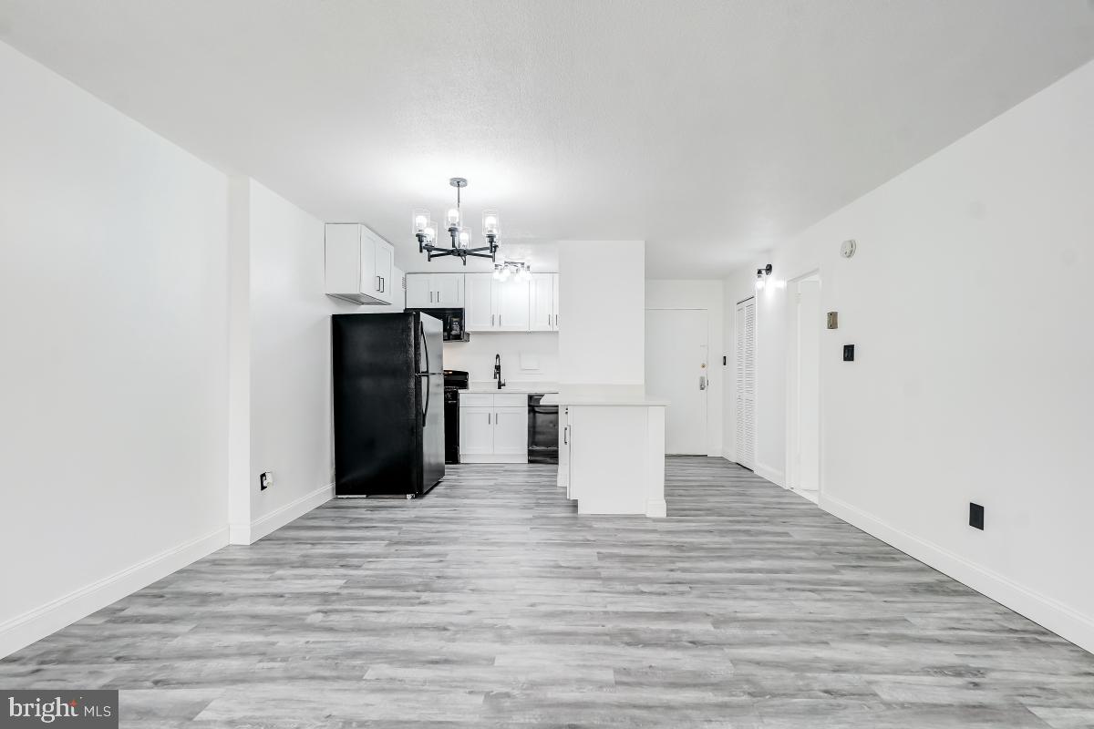 PRESIDENTIAL TOWERS - Residential