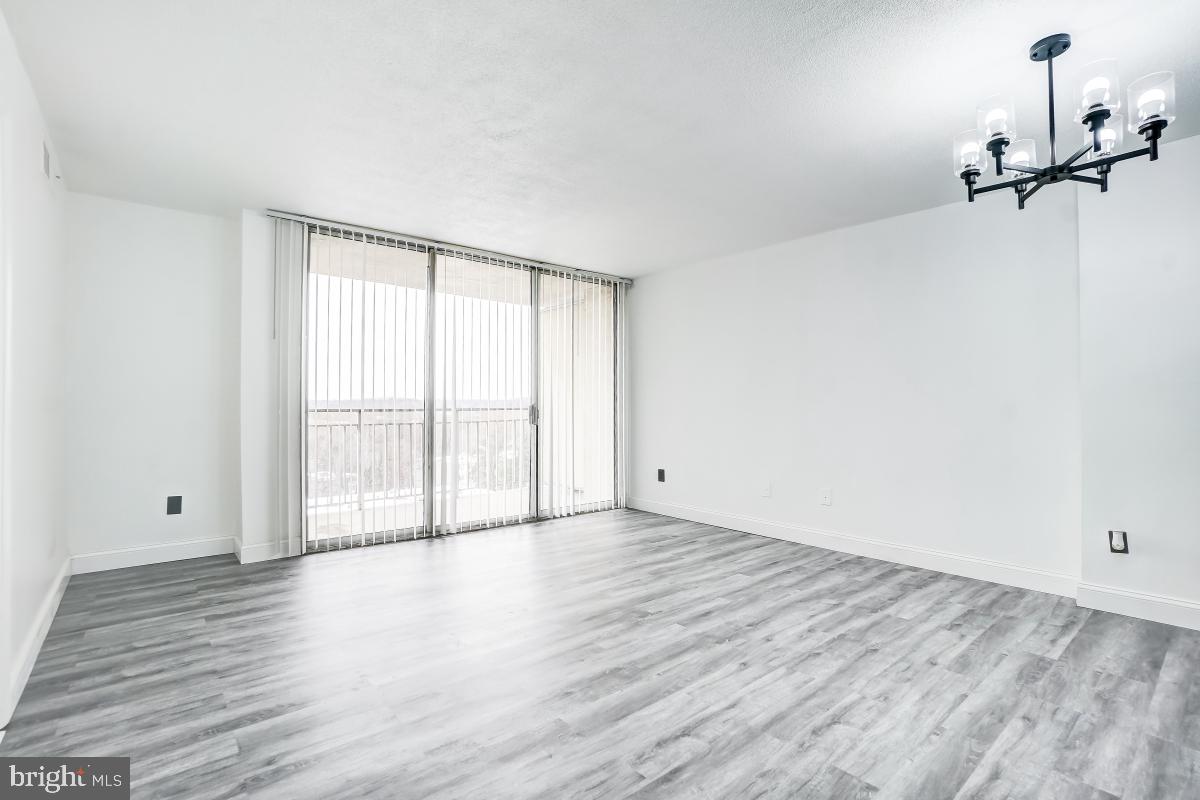 PRESIDENTIAL TOWERS - Residential