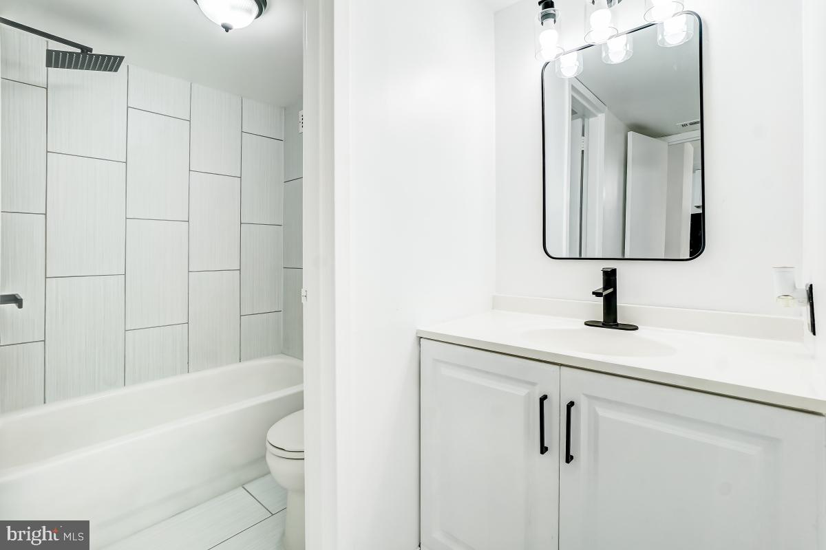 PRESIDENTIAL TOWERS - Residential