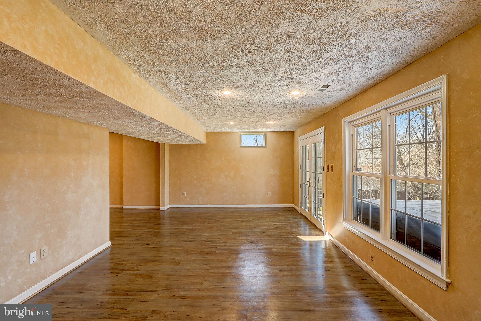 OAKTON GROVE - Residential