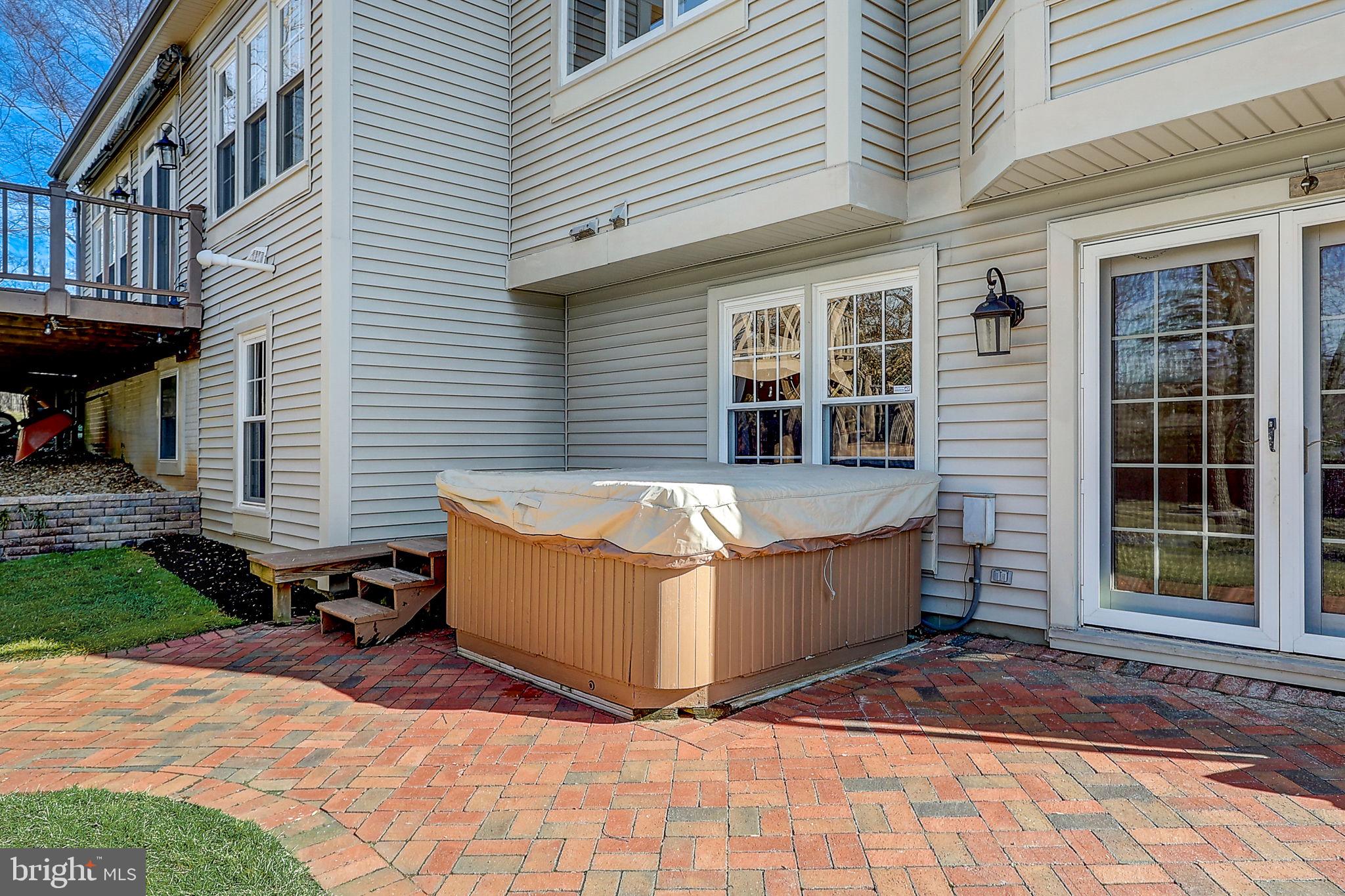 OAKTON GROVE - Residential