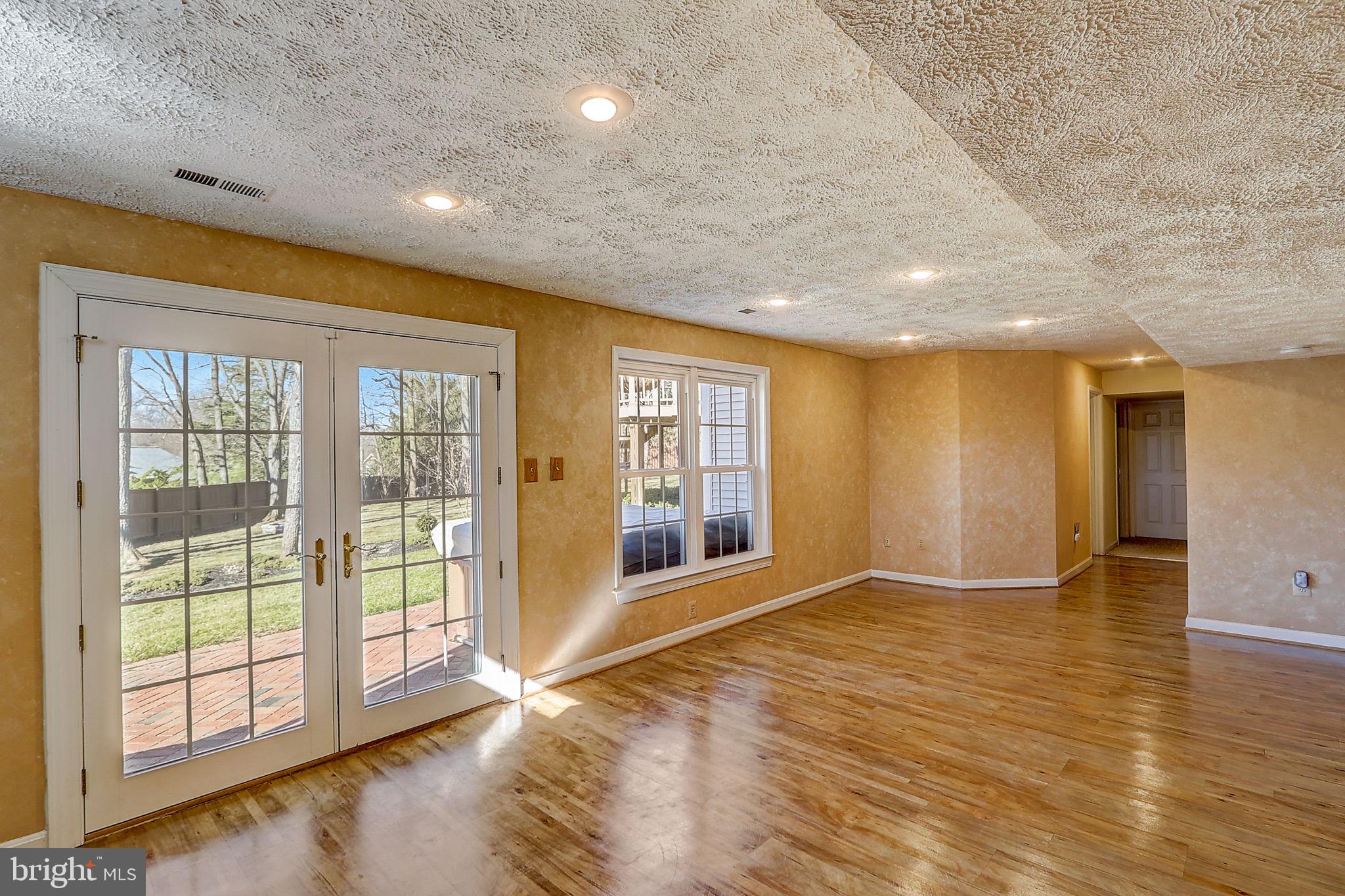 OAKTON GROVE - Residential