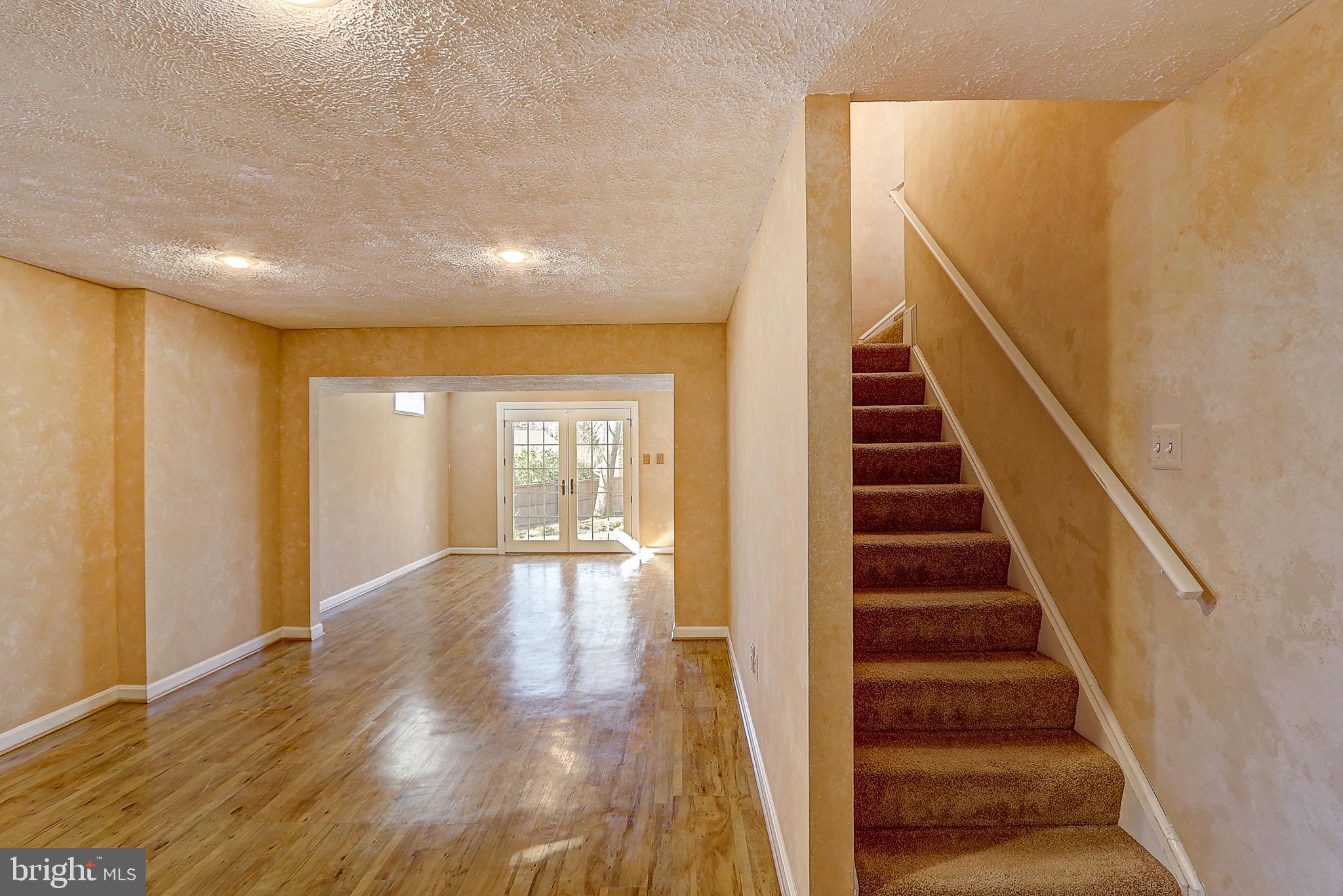 OAKTON GROVE - Residential