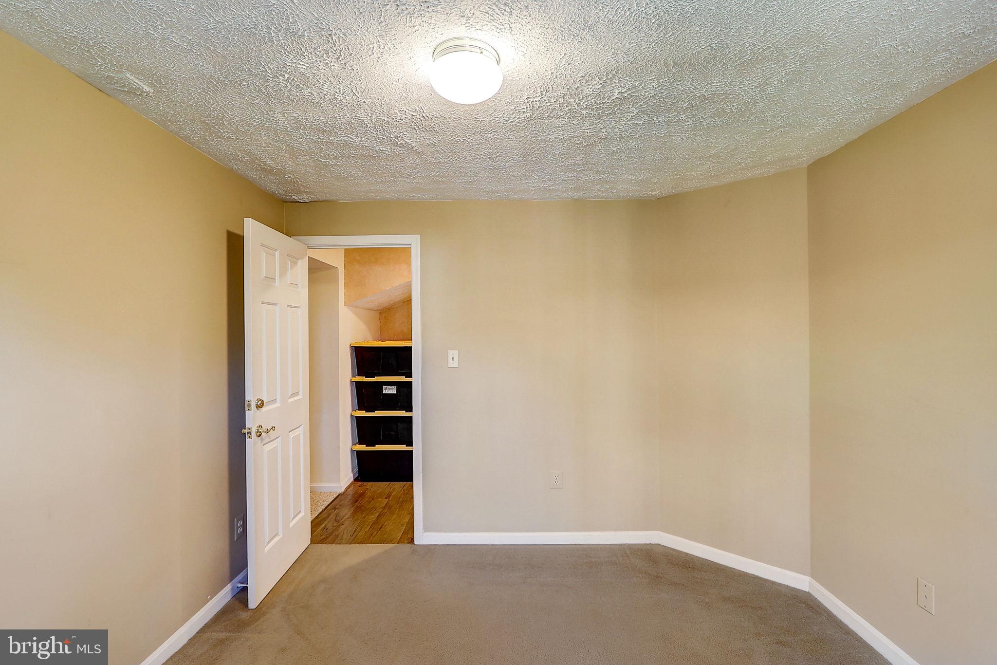 OAKTON GROVE - Residential