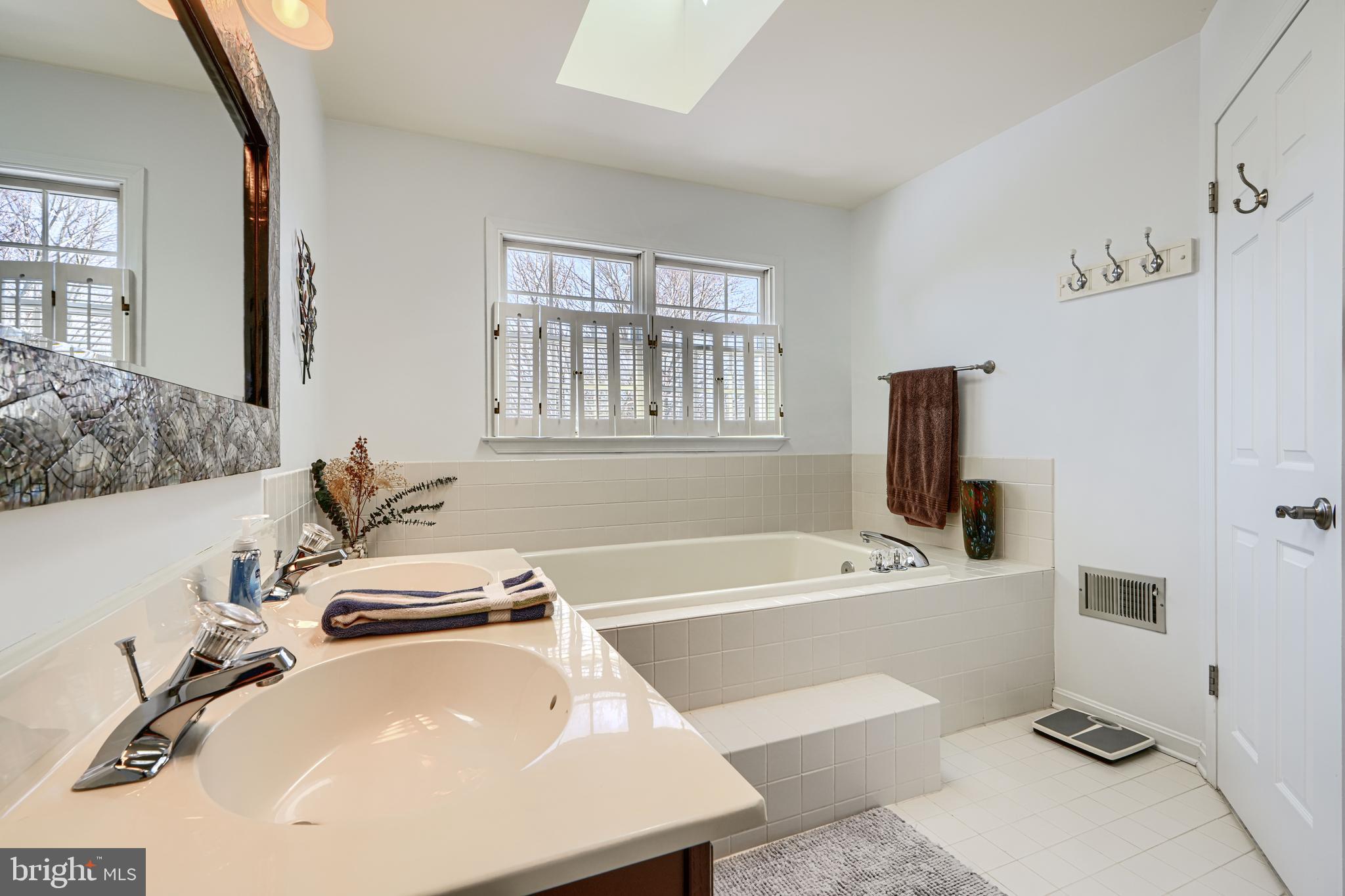 FOREST LAKES - Residential