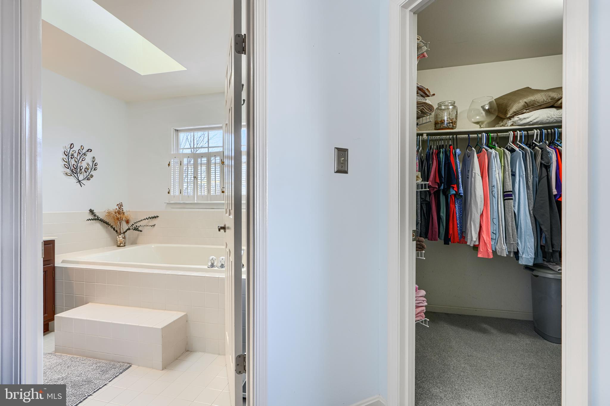 FOREST LAKES - Residential