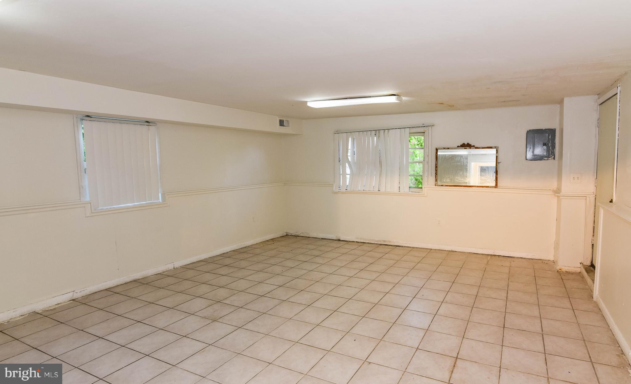 PIKESVILLE - Residential
