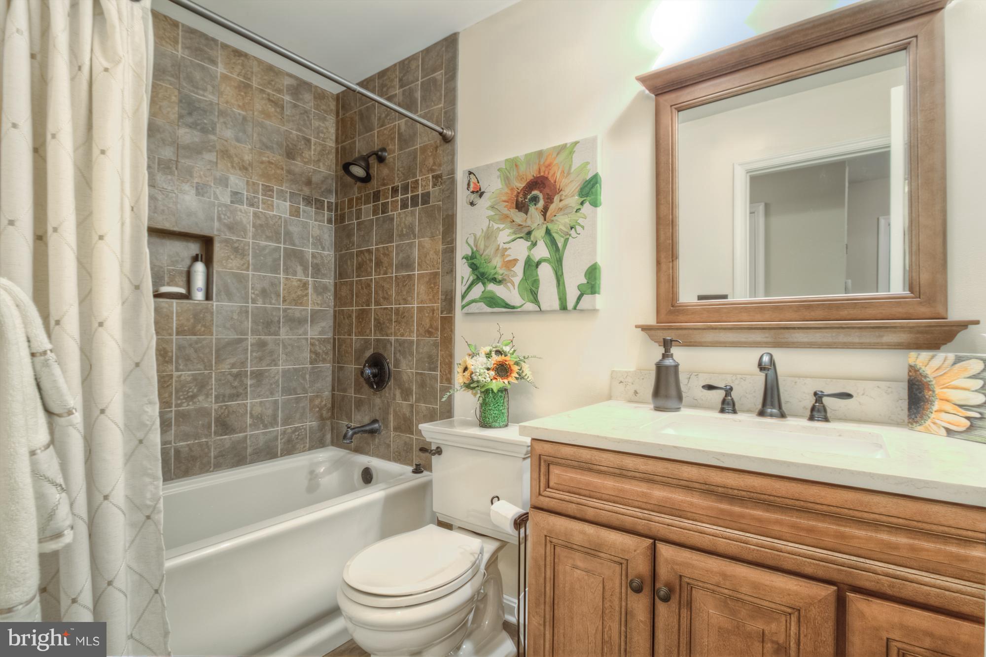 HARTLAKE ESTATES - Residential