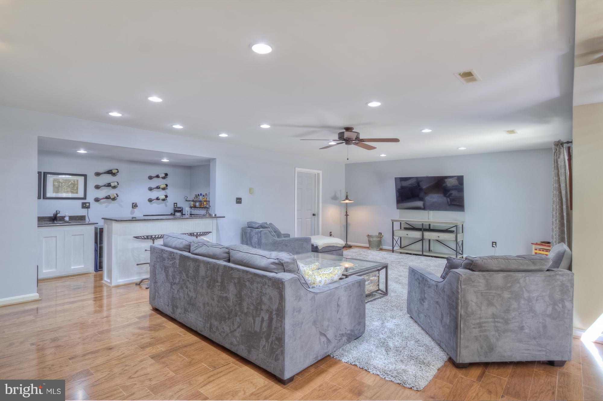 HARTLAKE ESTATES - Residential