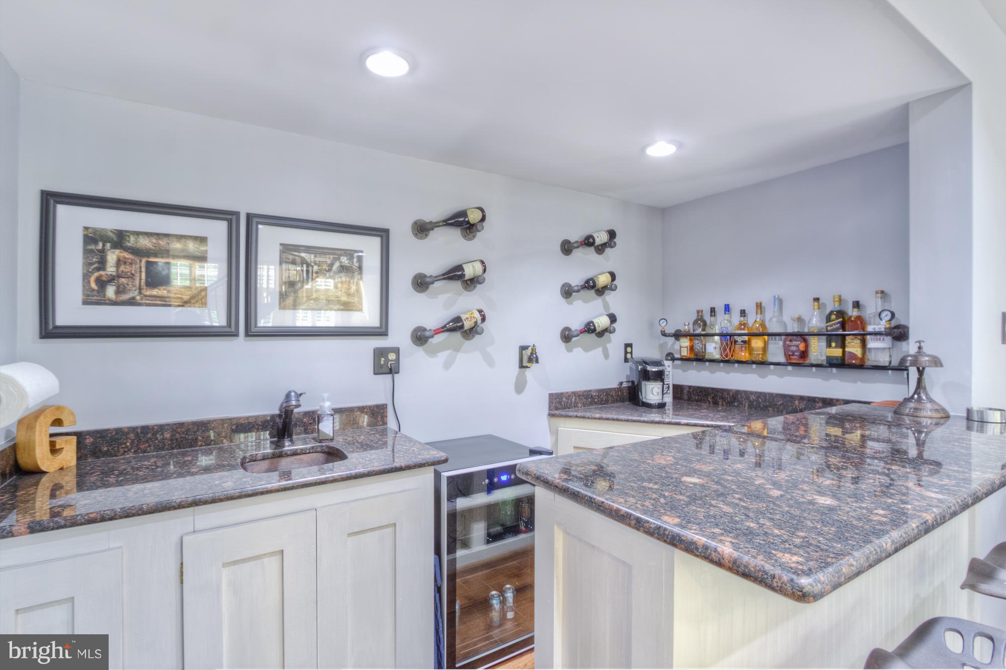 HARTLAKE ESTATES - Residential