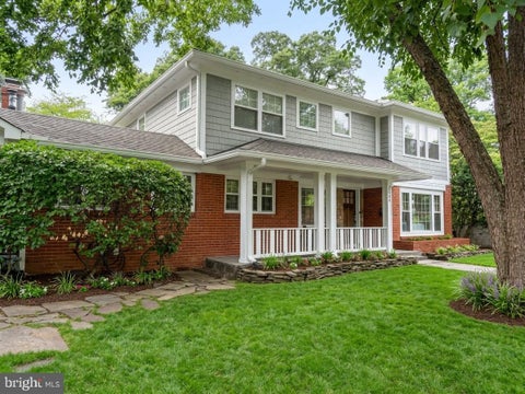 Photo of 2524 N Ridgeview Road N, ARLINGTON, VA 22207 (MLS # VAAR2079750)