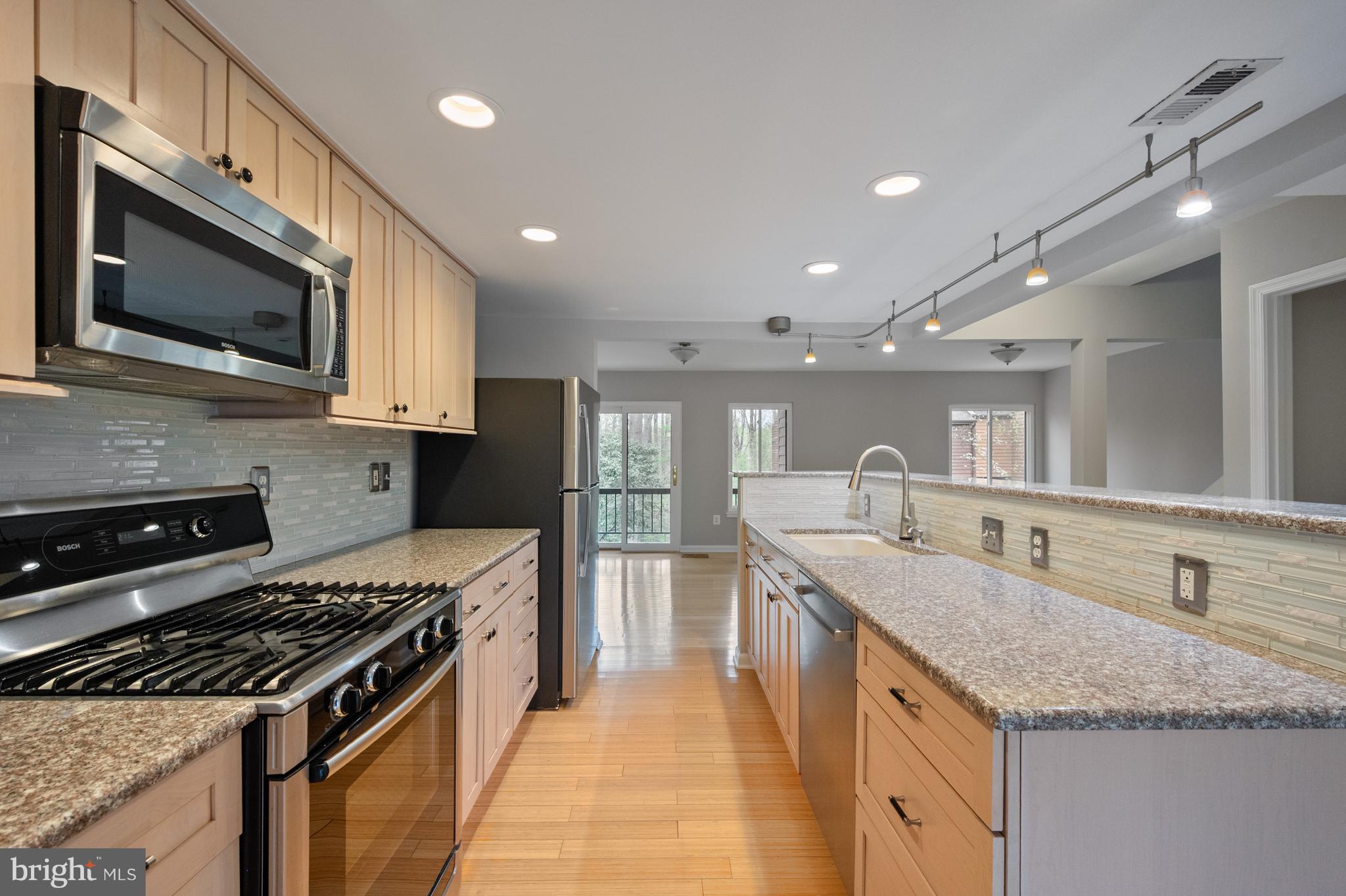 RESTON - Residential