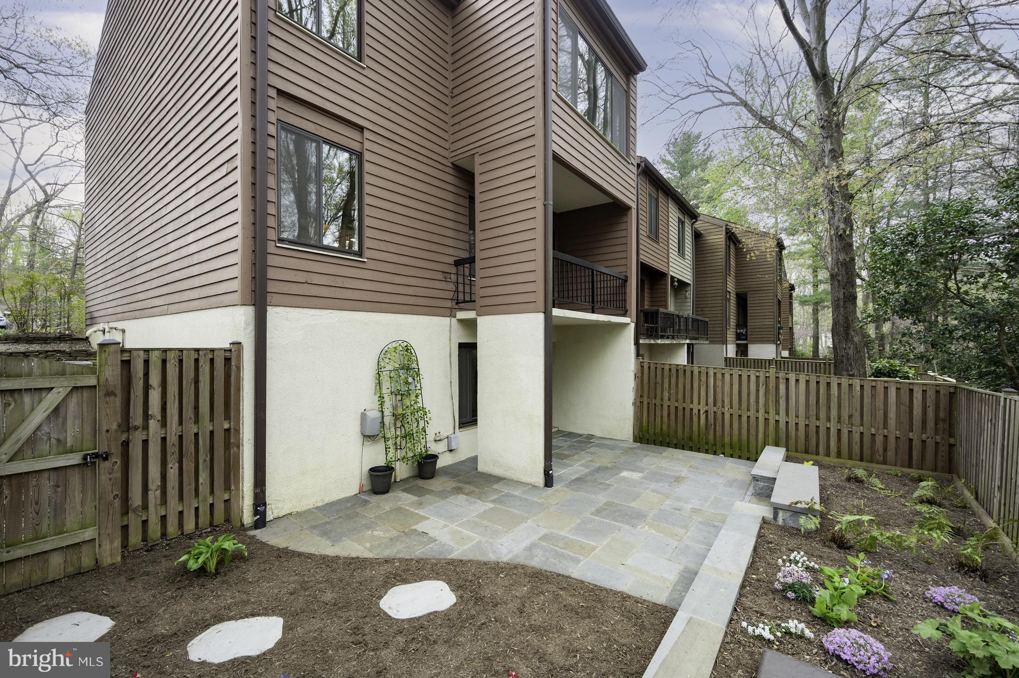 RESTON - Residential