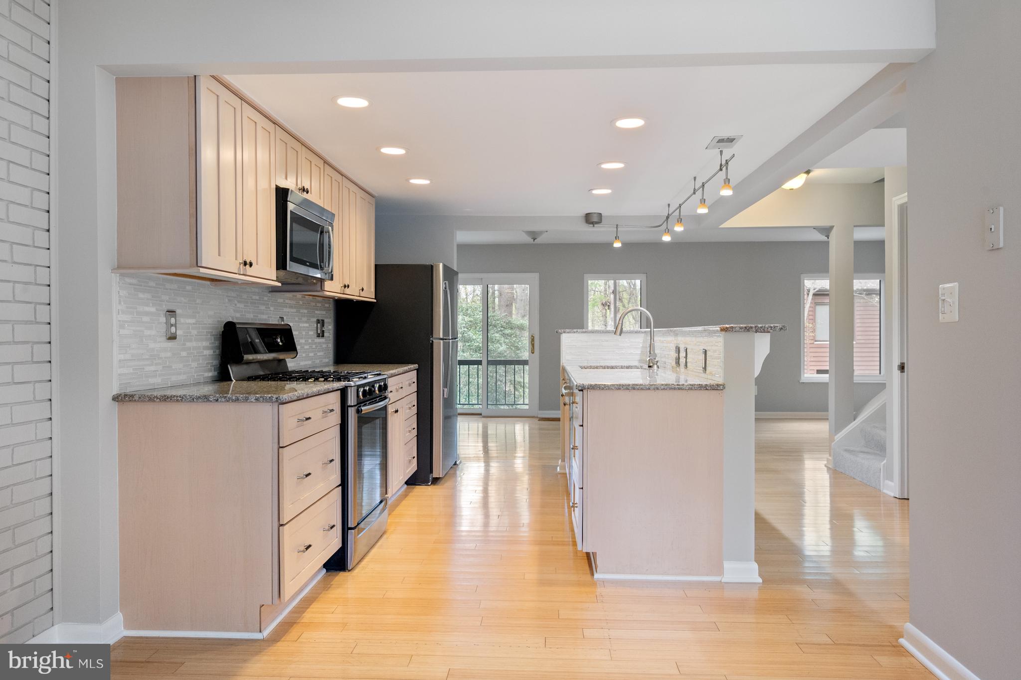 RESTON - Residential