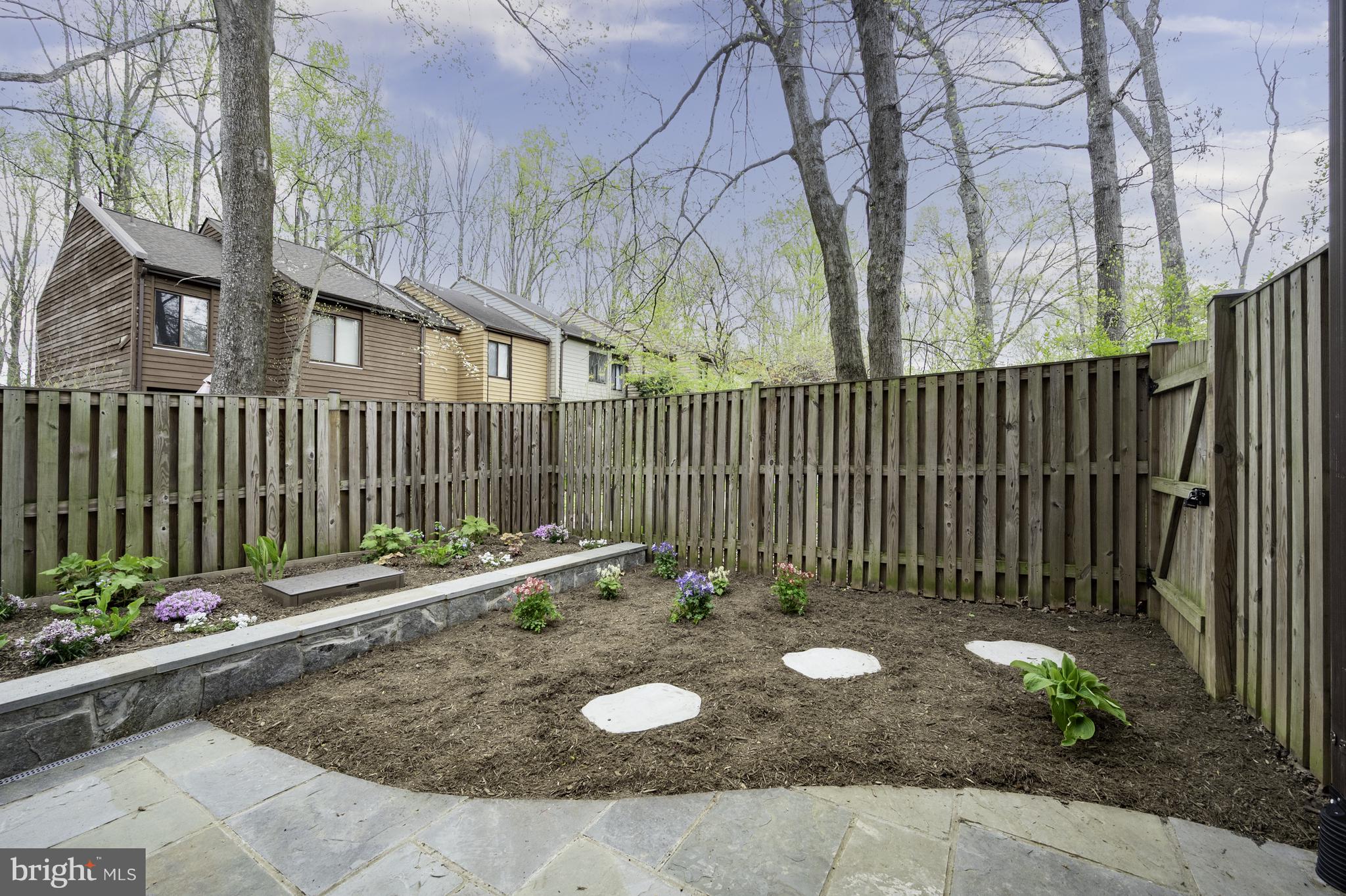 RESTON - Residential