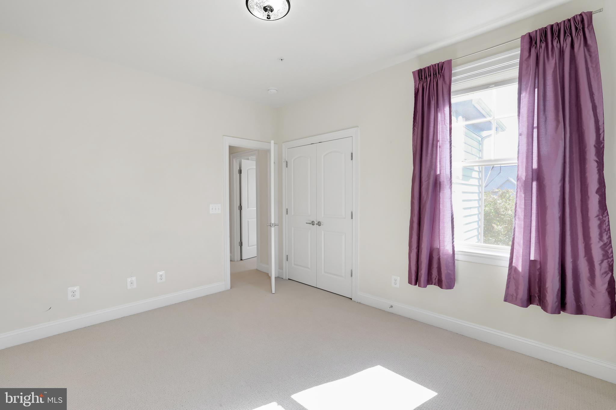 KENSINGTON HEIGHTS - Residential Lease