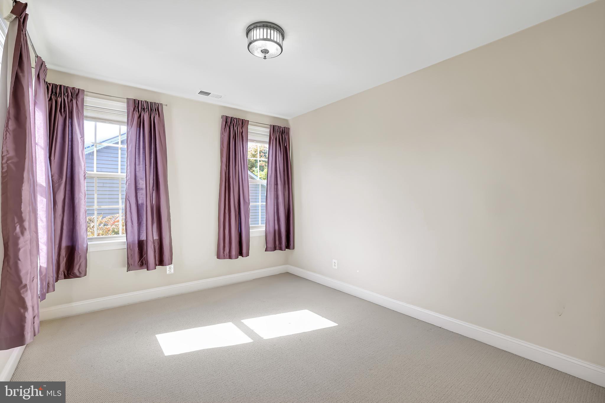 KENSINGTON HEIGHTS - Residential Lease