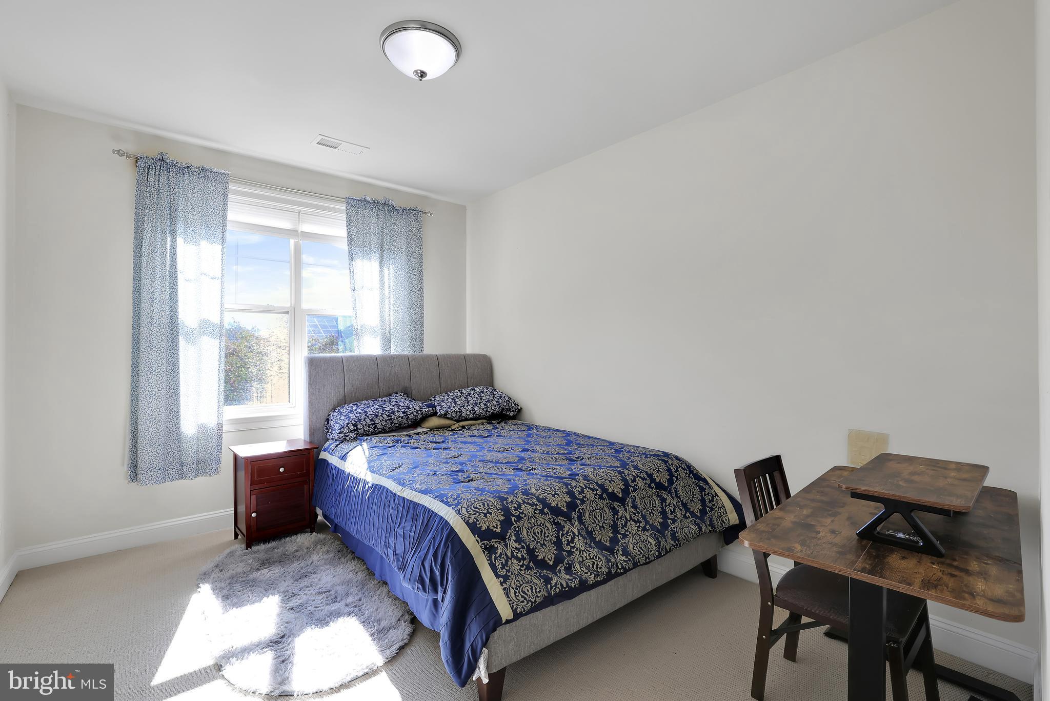 KENSINGTON HEIGHTS - Residential Lease