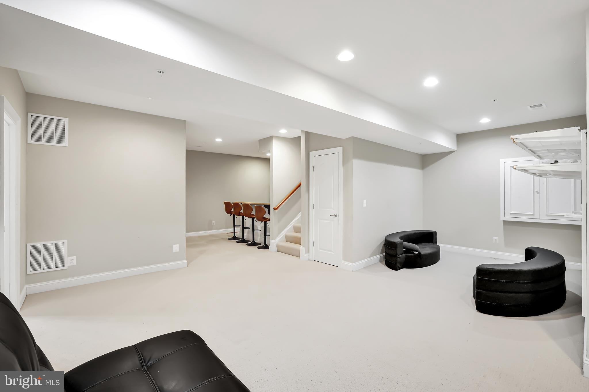 KENSINGTON HEIGHTS - Residential Lease