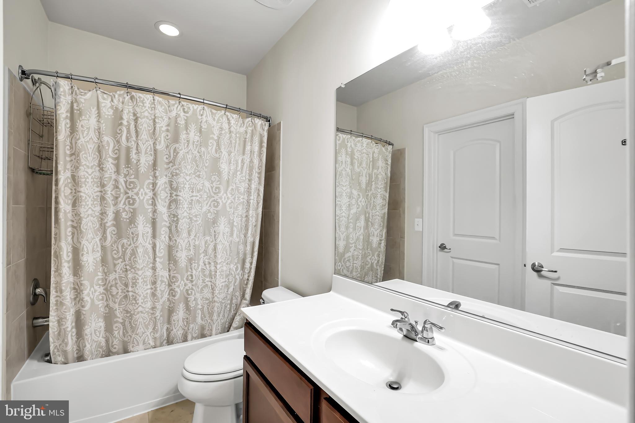 KENSINGTON HEIGHTS - Residential Lease