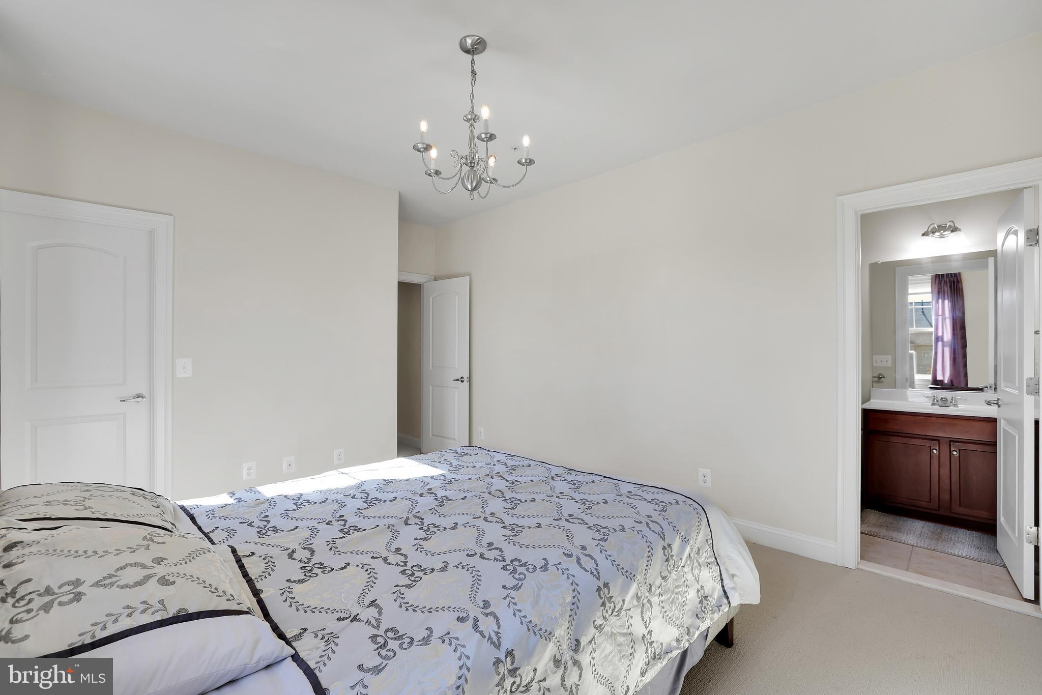 KENSINGTON HEIGHTS - Residential Lease