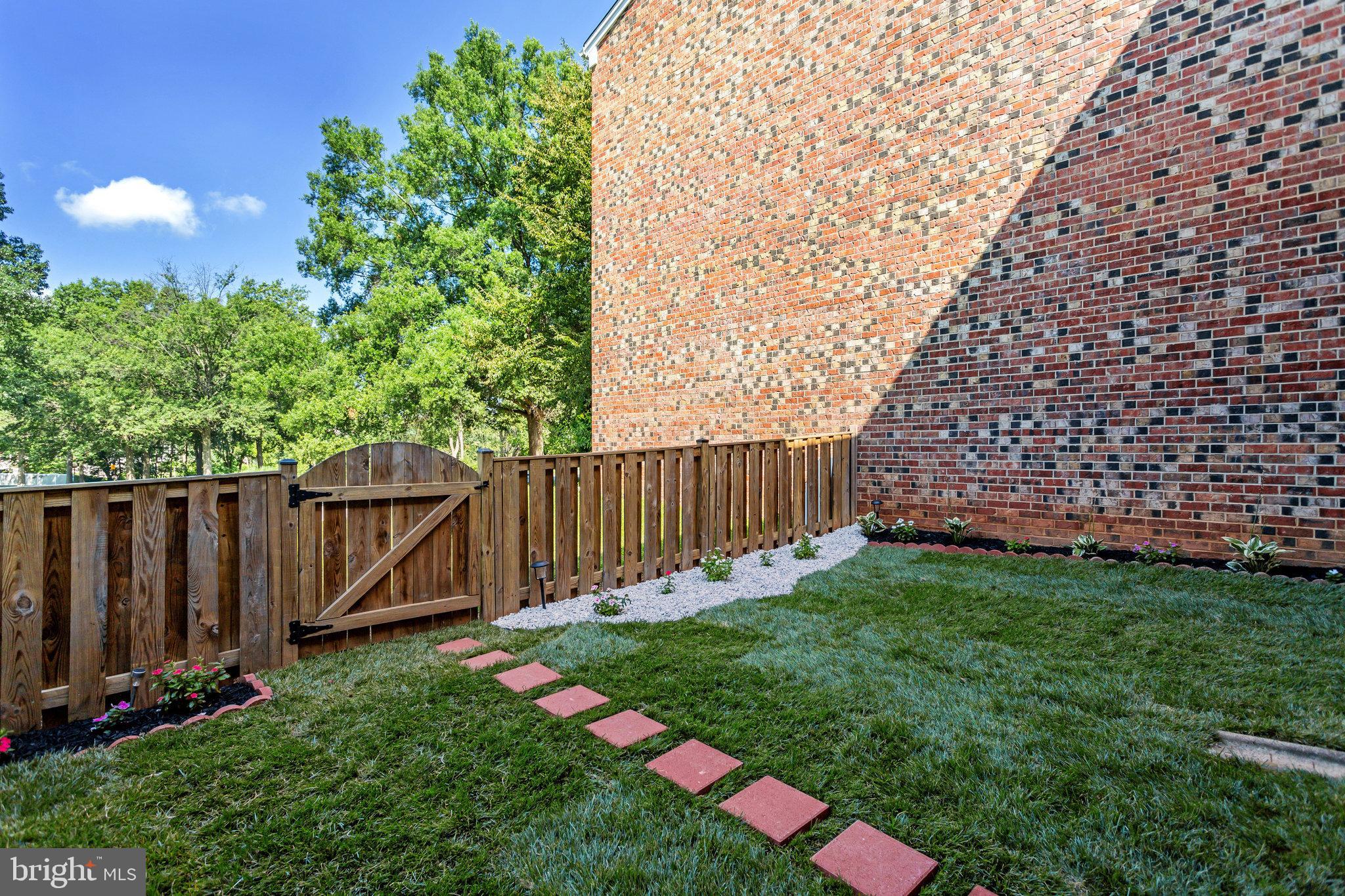 POTOMAC OAKS - Residential